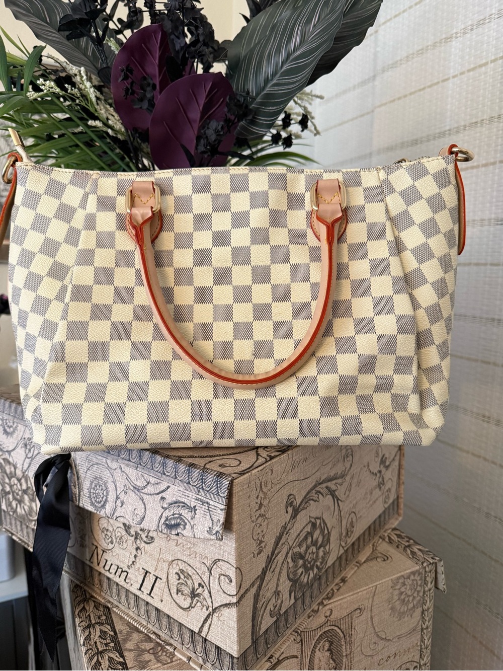 Cream Checkered Satchel Handbag with Pink Trim - Picture 3 of 8